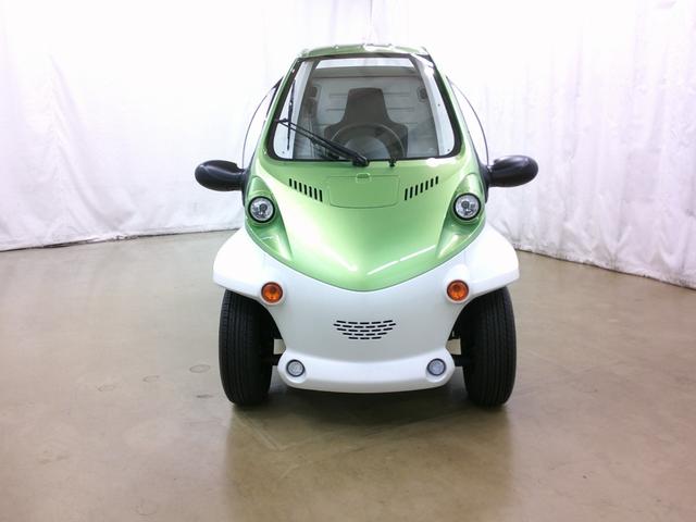 トヨタ コムス B・COMデリバリー サイドバイザー ハイビームスイッチ フロントディスクブレーキ 10メートル充電ケーブル 電気自動車 1人乗り 100V充電 ミニカー(3枚目)