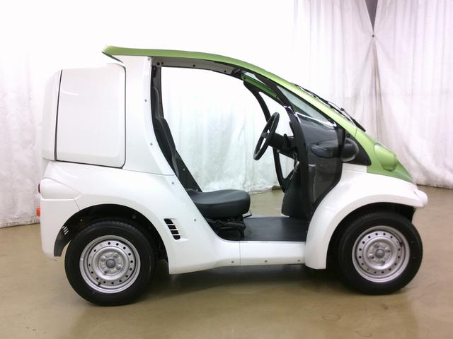 トヨタ コムス B・COMデリバリー サイドバイザー ハイビームスイッチ フロントディスクブレーキ 10メートル充電ケーブル 電気自動車 1人乗り 100V充電 ミニカー(5枚目)