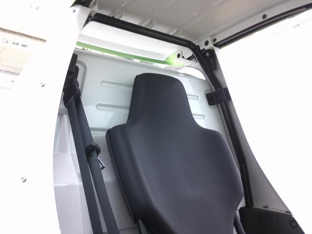 トヨタ コムス B・COMデリバリー サイドバイザー ハイビームスイッチ フロントディスクブレーキ 10メートル充電ケーブル 電気自動車 1人乗り 100V充電 ミニカー(22枚目)