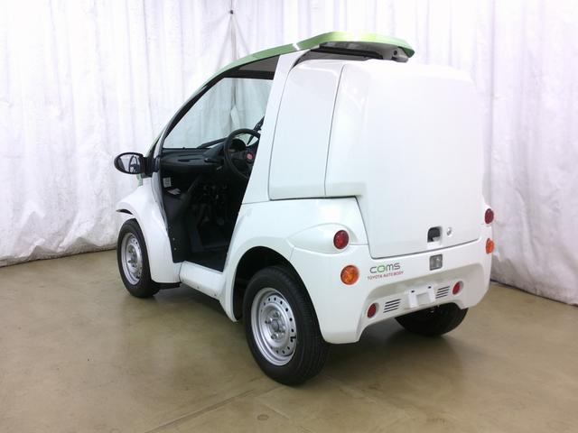 トヨタ 　コムス　Ｂ・ＣＯＭデリバリー　サイドバイザー　ハイビームスイッチ　フロントディスクブレーキ　１０メートル充電ケーブル　電気自動車　１人乗り　１００Ｖ充電　ミニカー（8枚目）