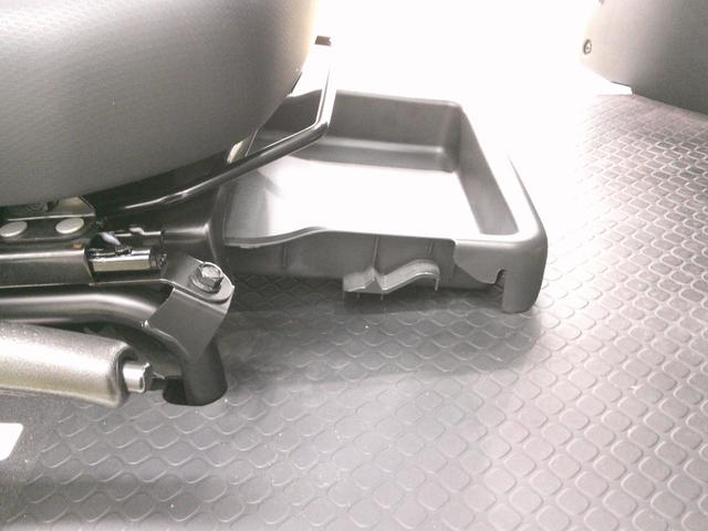 トヨタ 　コムス　Ｂ・ＣＯＭデリバリー　サイドバイザー　ハイビームスイッチ　フロントディスクブレーキ　１０メートル充電ケーブル　電気自動車　１人乗り　１００Ｖ充電　ミニカー（24枚目）