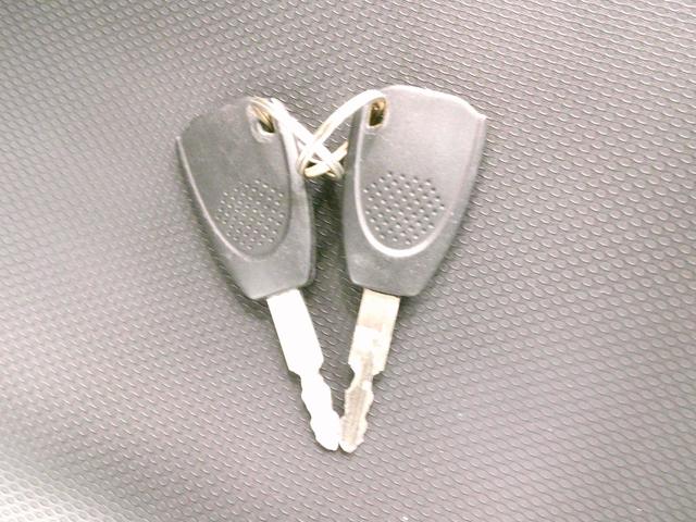 トヨタ 　コムス　Ｂ・ＣＯＭデリバリー　サイドバイザー　ハイビームスイッチ　フロントディスクブレーキ　１０メートル充電ケーブル　電気自動車　１人乗り　１００Ｖ充電　ミニカー（26枚目）