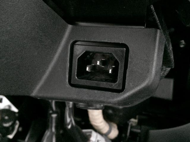 �[�d�P�[�u���������ł��B�P�[�u�����������ނ����ł��̂ŊȒP�ɏ[�d�ł��܂��B