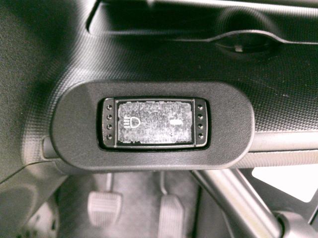 �O�Ɠ��̃��[�r�[���ƃn�C�r�[���̐؂�ւ��X�C�b�`�ł��B����Ŗ�̃h���C�u�����S�B