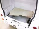 中敷きの取り外しができます。外すと深さも増し大きな荷物も載せられます。最大積載量は30Kg。