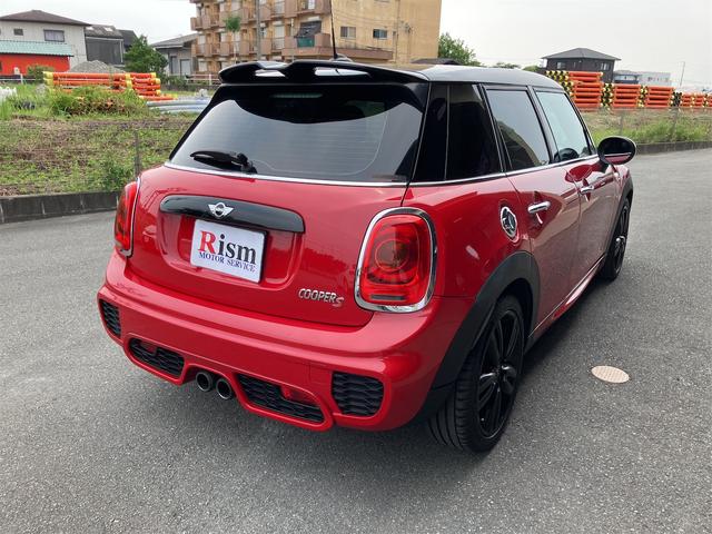 ＭＩＮＩ クーパーＳ　ジョンクーパーワークスパッケージ　ＥＴＣ　ナビ　オートクルーズコントロール　アルミホイール　オートライト　ＨＩＤ　ターボ　ＡＴ　盗難防止システム　ＡＢＳ　ＥＳＣ　ＵＳＢ　ミュージックプレイヤー接続可（15枚目）