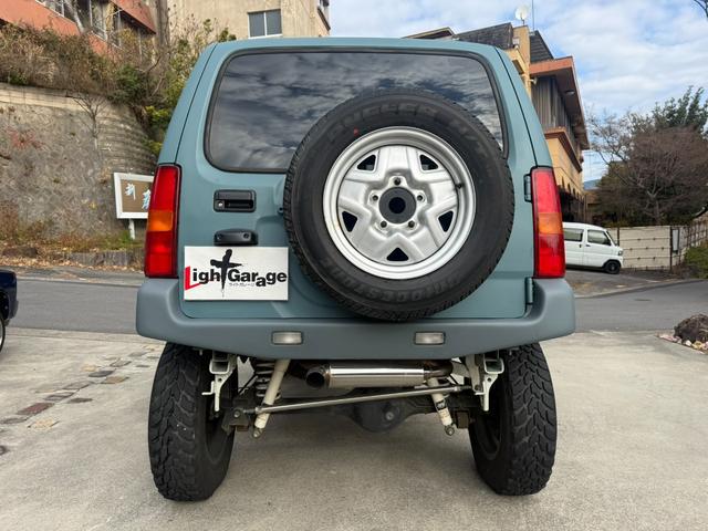 ジムニー FISフリースタイルワールドカップリミテッド 3インチUP 全塗装・社外マフラー・社外アルミ・カスタム車(4枚目)