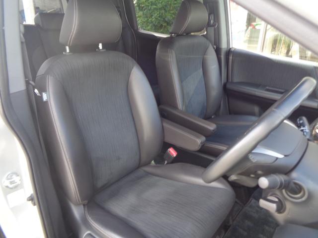 フリードスパイクハイブリッド ジャストセレクション　ＴＯＹＯ製新品タイヤ付　社外ナビゲーション　フルセグテレビ　バックカメラ　両側パワースライドドア　キセノンヘッドライト　ビルトインＥＴＣ　スマートキー　ハーフレザーシート（13枚目）