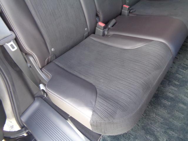 フリードスパイクハイブリッド ジャストセレクション　ＴＯＹＯ製新品タイヤ付　社外ナビゲーション　フルセグテレビ　バックカメラ　両側パワースライドドア　キセノンヘッドライト　ビルトインＥＴＣ　スマートキー　ハーフレザーシート（17枚目）