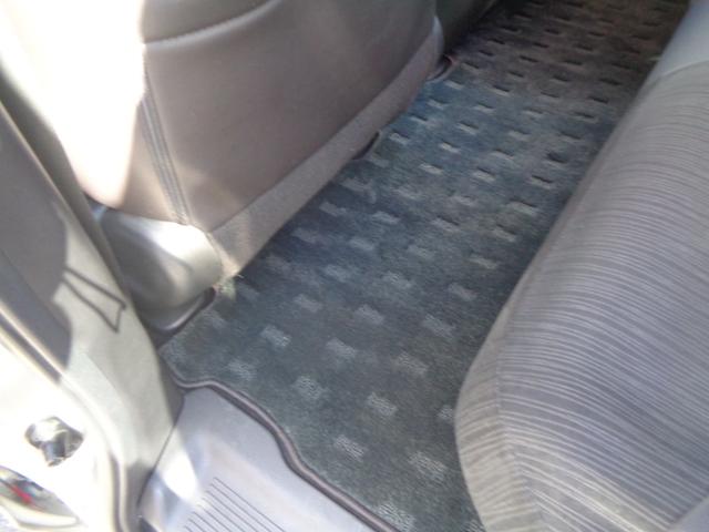 フリードスパイクハイブリッド ジャストセレクション　ＴＯＹＯ製新品タイヤ付　社外ナビゲーション　フルセグテレビ　バックカメラ　両側パワースライドドア　キセノンヘッドライト　ビルトインＥＴＣ　スマートキー　ハーフレザーシート（22枚目）