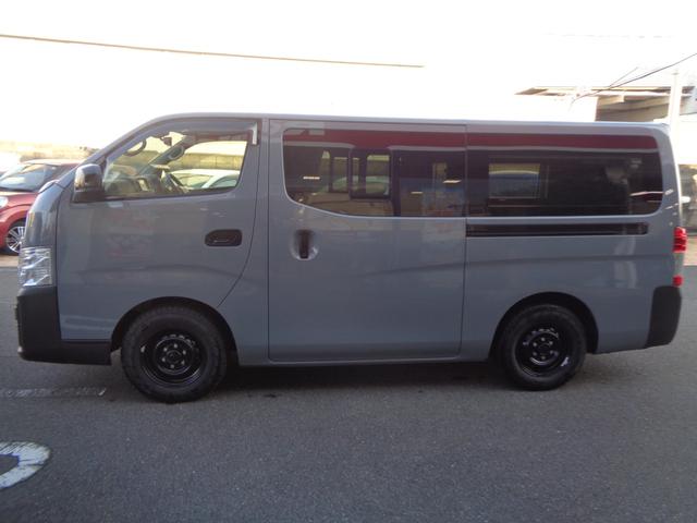 キャラバン グランドプレミアムＧＸ　マイルーム　ワンオーナー　４ＷＤ　スペアスマートキー有　パワースライドドア　折りたたみベッド　ＯＨＬＩＮＳショックアブソーバー　社外ボンネットスポイラー　社外リアスポイラー　外部給電（16枚目）