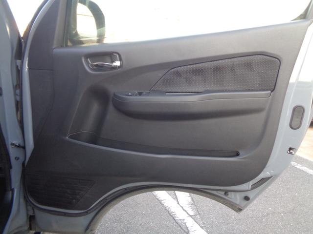 キャラバン グランドプレミアムＧＸ　マイルーム　ワンオーナー　４ＷＤ　スペアスマートキー有　パワースライドドア　折りたたみベッド　ＯＨＬＩＮＳショックアブソーバー　社外ボンネットスポイラー　社外リアスポイラー　外部給電（39枚目）