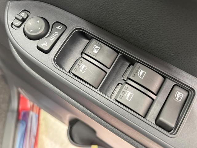 L スマートアシスト 届出済未使用車 LEDヘッドライト スマートキー 両側スライドドア クリアランスソナー オートライト オートエアコン 盗難防止装置 プライバシーガラス(7枚目)