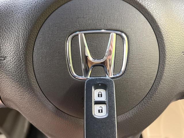 G SSパッケージ 禁煙車 衝突軽減装置 SDナビ Bluetooth フルセグ ETC スマートキー オートエアコン プライバシーガラス 盗難防止装置 アイドリングストップ バニティミラー ブラウンインテリア(6枚目)