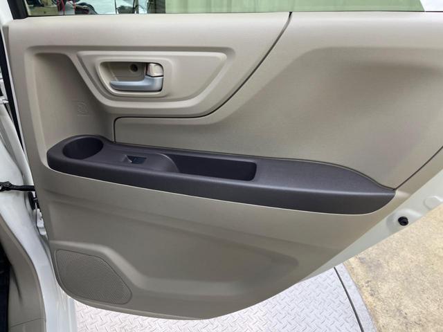G SSパッケージ 禁煙車 衝突軽減装置 SDナビ Bluetooth フルセグ ETC スマートキー オートエアコン プライバシーガラス 盗難防止装置 アイドリングストップ バニティミラー ブラウンインテリア(51枚目)