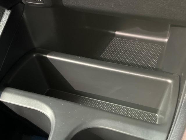 ハイブリッド・10thアニバーサリー 禁煙車 純正SDナビ バックカメラ ETC クルーズコントロール スマートキー 革巻きステアリング DVD再生 盗難防止装置 プライバシーガラス ベンチシート バニティミラー(31枚目)