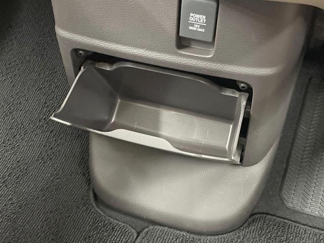 G・L 電動スライドドア 禁煙車 SDナビ Bluetooth再生 フルセグTV LEDヘッドライト スマートキー ロールサンシェード DVD再生 盗難防止装置 オートエアコン アイドリングストップ(33枚目)