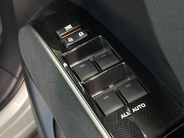 アエラス　フリップダウン　両側電動スライドドア　禁煙車　純正８型ナビ　バックカメラ　ＥＴＣ　Ｂｌｕｅｔｏｏｔｈ　フルセグ　パワーバックドア　ＨＩＤヘッドライト　クルコン　革巻きステアリング　ステアリングスイッチ(49枚目)