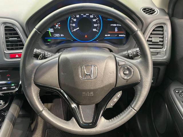 ヴェゼル ハイブリッドＸ　ナビ　シティブレーキアクティブシステム　禁煙車　スマートキー　ＬＥＤヘッド　ＥＴＣ　クルコン　オートライト　オートエアコン　１６インチＡＷ　Ｂｌｕｅｔｏｏｔｈ　ＣＤ／ＤＶＤ再生　バニティミラー（11枚目）