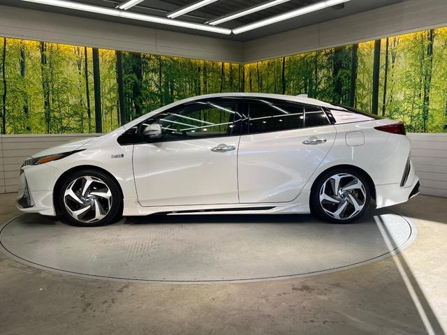 プリウスＰＨＶ Ａプレミアム　禁煙車　モデリスタ　１１．６型ナビ　衝突軽減　レーダークルーズ　ＢＳＭ　ＨＵＤ　パーキングアシスト　合皮レザー　パワーシート　シートヒーター　クリアランスソナー　モデリスタ１８インチＡＷ　ＡＣ１００Ｖ（25枚目）