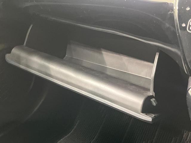 プリウスＰＨＶ Ａプレミアム　禁煙車　モデリスタ　１１．６型ナビ　衝突軽減　レーダークルーズ　ＢＳＭ　ＨＵＤ　パーキングアシスト　合皮レザー　パワーシート　シートヒーター　クリアランスソナー　モデリスタ１８インチＡＷ　ＡＣ１００Ｖ（45枚目）