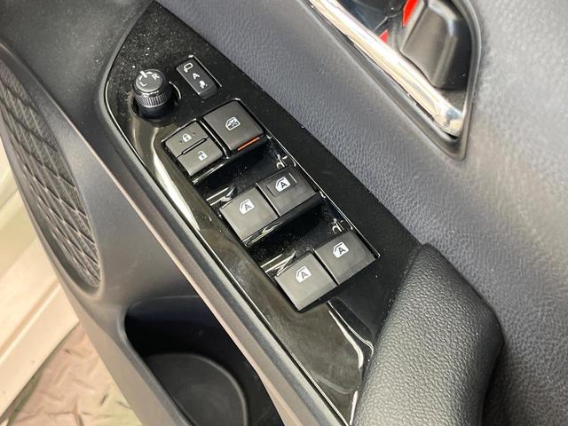 プリウスＰＨＶ Ａプレミアム　禁煙車　モデリスタ　１１．６型ナビ　衝突軽減　レーダークルーズ　ＢＳＭ　ＨＵＤ　パーキングアシスト　合皮レザー　パワーシート　シートヒーター　クリアランスソナー　モデリスタ１８インチＡＷ　ＡＣ１００Ｖ（48枚目）