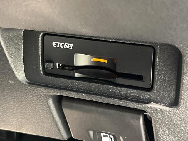 オーラ ニスモ 純正9インチナビ 全周囲カメラ エマージェンシーブレーキ プロパイロット 禁煙車 ハーフレザーシート コーナーセンサー スマートキー LEDヘッド ETC オートマチックハイビーム 車線逸脱警報(5枚目)