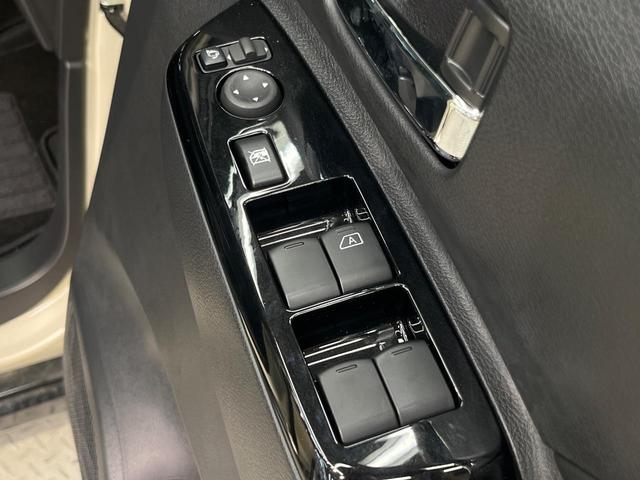 デリカミニ T プレミアム 届出済未使用車 両側電動ドア 全周囲カメラ e-Assist レーダークルーズ 禁煙車 ハーフレザーシート シートヒーター コーナーセンサー スマートキー LEDヘッド ETC 車線逸脱警報(62枚目)