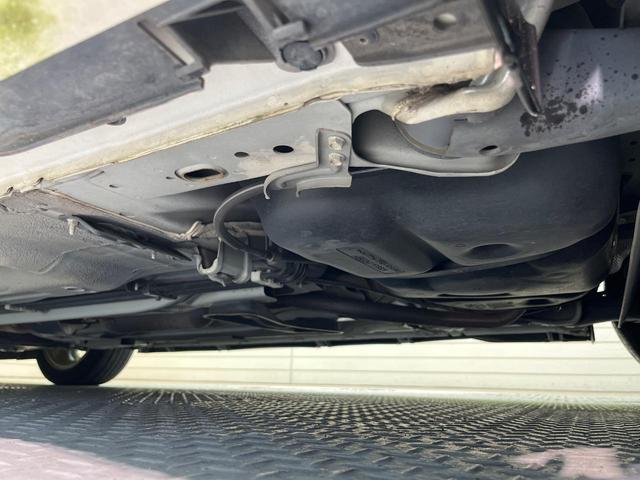 ノート ニスモ 純正ナビ バックカメラ エマージェンシーブレーキ 禁煙車 コーナーセンサー スマートキー LEDヘッド ETC オートマチックハイビーム 車線逸脱警報 誤発進抑制機能 オートライト オートエアコン(21枚目)