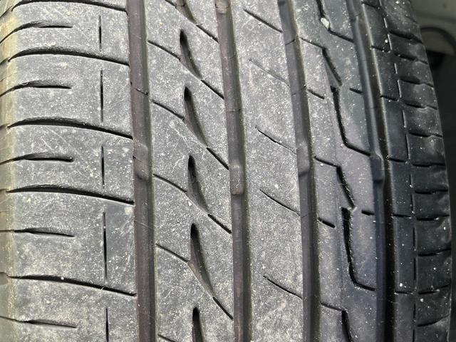 ノート ニスモ 純正ナビ バックカメラ エマージェンシーブレーキ 禁煙車 コーナーセンサー スマートキー LEDヘッド ETC オートマチックハイビーム 車線逸脱警報 誤発進抑制機能 オートライト オートエアコン(29枚目)