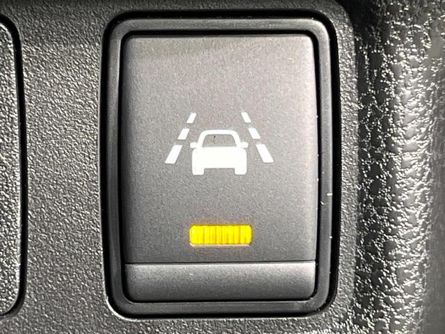 ノート ニスモ 純正ナビ バックカメラ エマージェンシーブレーキ 禁煙車 コーナーセンサー スマートキー LEDヘッド ETC オートマチックハイビーム 車線逸脱警報 誤発進抑制機能 オートライト オートエアコン(36枚目)