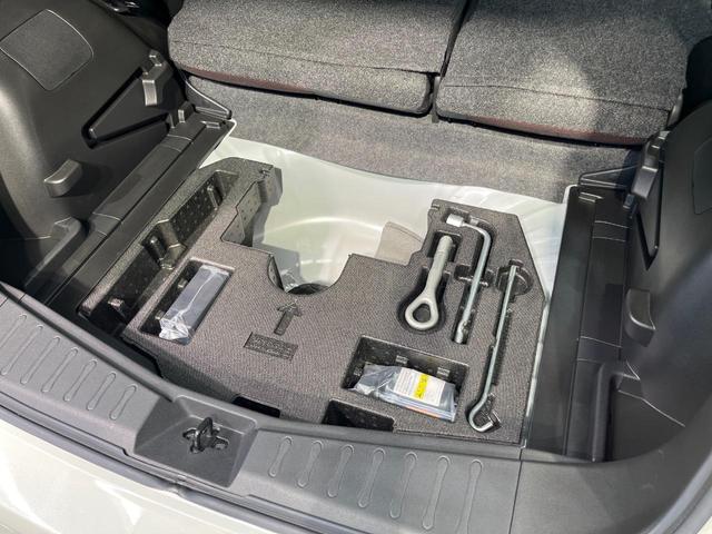 ノート ニスモ 純正ナビ バックカメラ エマージェンシーブレーキ 禁煙車 コーナーセンサー スマートキー LEDヘッド ETC オートマチックハイビーム 車線逸脱警報 誤発進抑制機能 オートライト オートエアコン(47枚目)