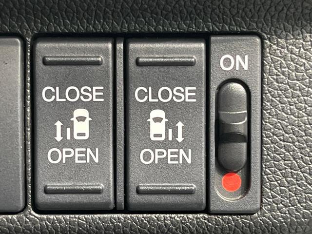 フリードハイブリッド ハイブリッド・EX 両側電動スライド 純正9型ナビ フリップダウン バックカメラ ホンダセンシング レーダークルーズ 禁煙車 ハーフレザーシート シートヒーター レーンキープ スマートキー LEDヘッド ETC(3枚目)