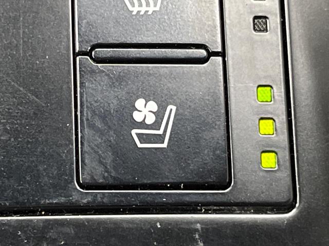 IS IS300h Fスポーツ 純正ナビ バックカメラ 禁煙車 レザーシート 前席シートエアコン スマートキー LEDヘッド ビルトインETC クルコン オートライト デュアルエアコン 純正18インチアルミ Bluetooth CD(6枚目)