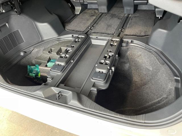 アルファードハイブリッド Z ガラスルーフ 後席モニター 14型ナビ サイドカメラ バックカメラ 衝突被害軽減システム 100V電源 レーダークルーズ 禁煙車 電動リアゲート ハーフレザーシート 前席シートエアコン(78枚目)