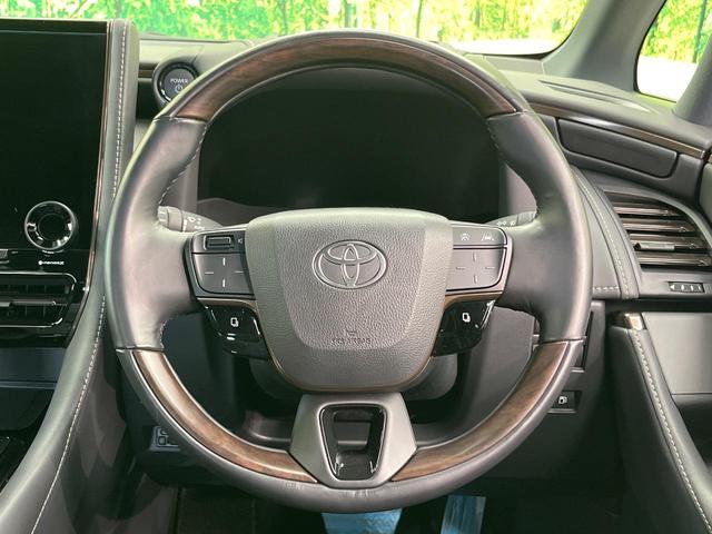 アルファードハイブリッド Ｚ　ガラスルーフ　両側電動スライド　純正１４型ナビ　フリップダウン　全周囲カメラ　ＡＣ１００Ｖ電源　プリクラッシュセーフテ　レーダークルーズ　禁煙車　パワーバックドア　ハーフレザーシート　シートヒーター（12枚目）