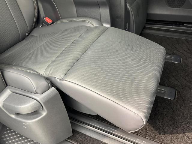 アルファードハイブリッド Ｚ　ガラスルーフ　両側電動スライド　純正１４型ナビ　フリップダウン　全周囲カメラ　ＡＣ１００Ｖ電源　プリクラッシュセーフテ　レーダークルーズ　禁煙車　パワーバックドア　ハーフレザーシート　シートヒーター（74枚目）