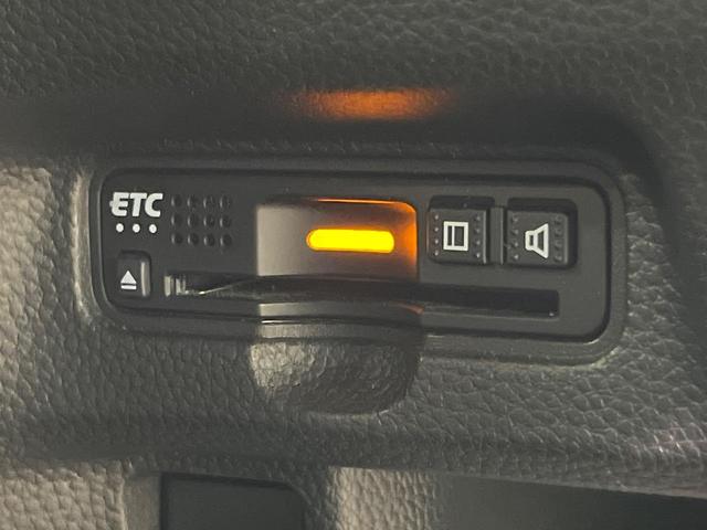 Ｎ－ＢＯＸカスタム Ｇ・Ｌホンダセンシング　両側電動ドア　ＳＤナビ　バックカメラ　衝突被害軽減システム　レーダークルーズ　禁煙車　コーナーセンサー　スマートキー　ＬＥＤヘッド　ビルトインＥＴＣ　オートハイビーム　車線逸脱警報　オートライト（7枚目）