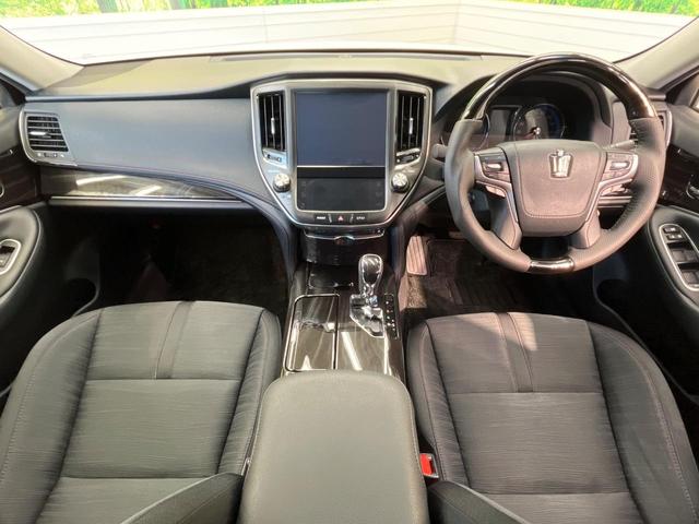 クラウンハイブリッド アスリートS 純正ナビ バックカメラ プリクラッシュセーフティ レーダークルーズ 禁煙車 シートヒーター コーナーセンサー スマートキー LEDヘッド ETC 車線逸脱警報 オートライト デュアルオートエアコン(2枚目)