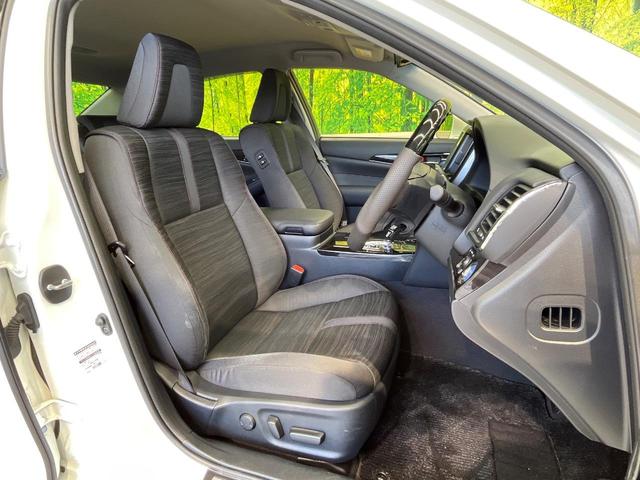 クラウンハイブリッド アスリートS 純正ナビ バックカメラ プリクラッシュセーフティ レーダークルーズ 禁煙車 シートヒーター コーナーセンサー スマートキー LEDヘッド ETC 車線逸脱警報 オートライト デュアルオートエアコン(8枚目)