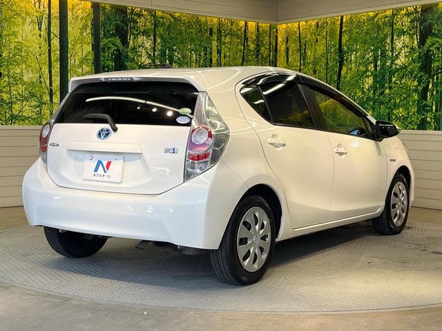 アクア G 禁煙車 スマートキー オートライト オートエアコン CD 電動格納ミラー 盗難防止装置 バニティミラー AUX ドアバイザー プライバシーガラス(17枚目)