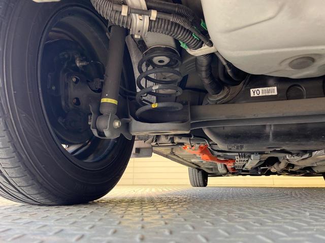 アクア G 禁煙車 スマートキー オートライト オートエアコン CD 電動格納ミラー 盗難防止装置 バニティミラー AUX ドアバイザー プライバシーガラス(23枚目)