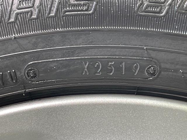 アクア G 禁煙車 スマートキー オートライト オートエアコン CD 電動格納ミラー 盗難防止装置 バニティミラー AUX ドアバイザー プライバシーガラス(32枚目)