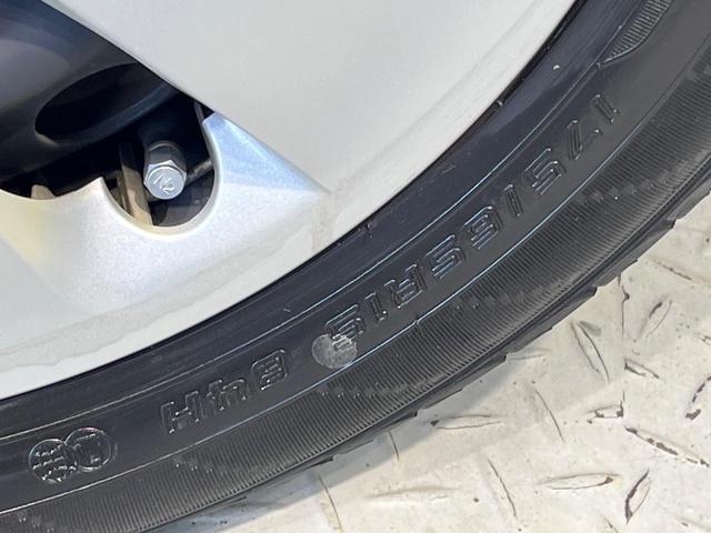 アクア G 禁煙車 スマートキー オートライト オートエアコン CD 電動格納ミラー 盗難防止装置 バニティミラー AUX ドアバイザー プライバシーガラス(33枚目)