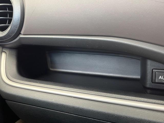 アクア G 禁煙車 スマートキー オートライト オートエアコン CD 電動格納ミラー 盗難防止装置 バニティミラー AUX ドアバイザー プライバシーガラス(53枚目)