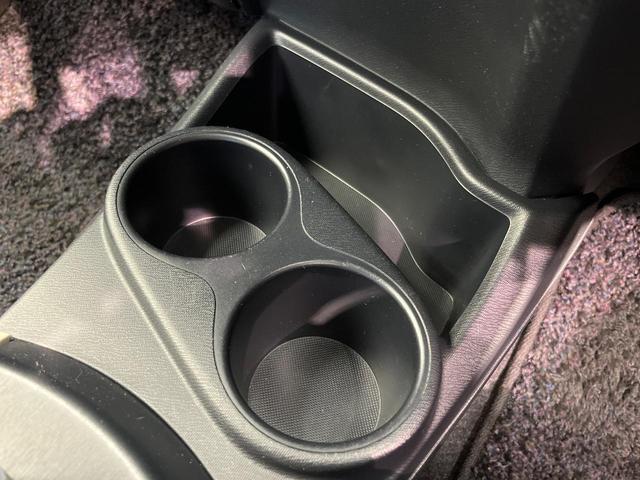 アクア G 禁煙車 スマートキー オートライト オートエアコン CD 電動格納ミラー 盗難防止装置 バニティミラー AUX ドアバイザー プライバシーガラス(55枚目)