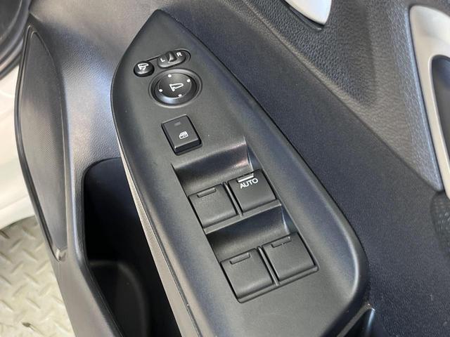 シャトル ハイブリッドX ホンダセンシング 純正ナビ バックカメラ ホンダセンシング レーダークルーズ 禁煙車 ハーフレザーシート シートヒーター スマートキー LEDヘッド ETC 車線逸脱警報 誤発進抑制機能 先行車発進お知らせ機能(58枚目)