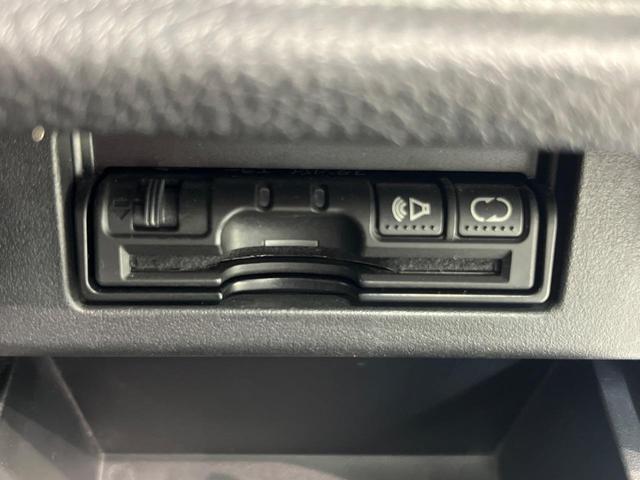 エルグランド 250ハイウェイスター 両側電動スライド 10型ナビ 禁煙車 ハーフレザーシート コーナーセンサー LEDヘッド ETC オートライト デュアルオートエアコン オットマン 純正18インチアルミ Bluetooth再生(7枚目)