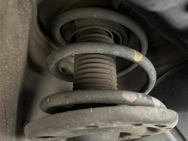 エルグランド 250ハイウェイスター 両側電動スライド 10型ナビ 禁煙車 ハーフレザーシート コーナーセンサー LEDヘッド ETC オートライト デュアルオートエアコン オットマン 純正18インチアルミ Bluetooth再生(22枚目)