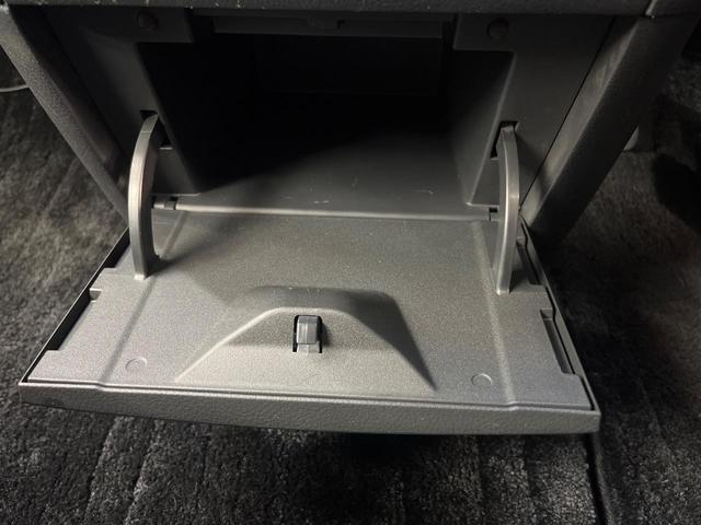 エルグランド 250ハイウェイスター 両側電動スライド 10型ナビ 禁煙車 ハーフレザーシート コーナーセンサー LEDヘッド ETC オートライト デュアルオートエアコン オットマン 純正18インチアルミ Bluetooth再生(45枚目)